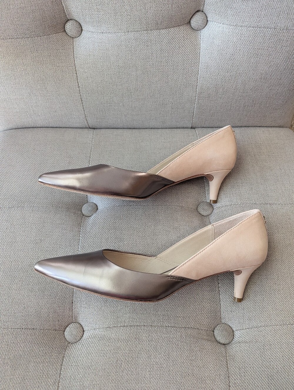 COACH Chambers Rose Two-Tone Pointed Toe Mid Heel Pumps Nude Metallic Size 7B - Picture 4 of 13